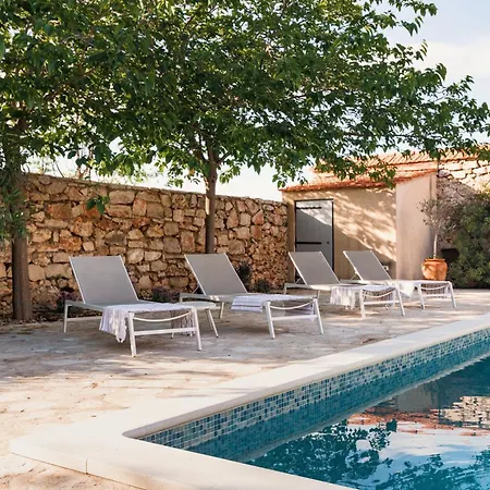 Villa Estelle, Timeless Design In Ancient Stone *