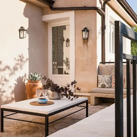 Estelle, Timeless Design In Ancient Stone Vrbanj
