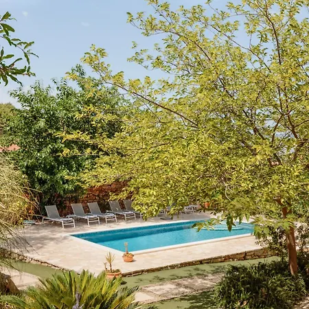 Estelle, Timeless Design In Ancient Stone Villa Vrbanj