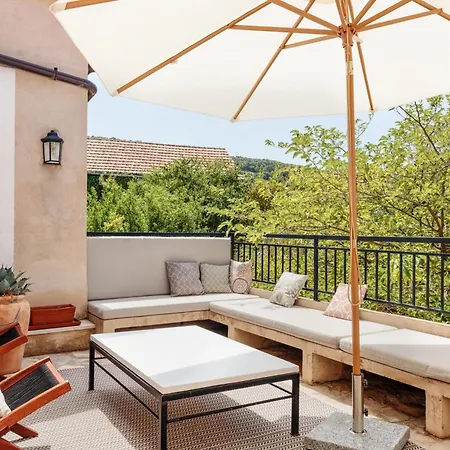 Villa Estelle, Timeless Design In Ancient Stone Vrbanj