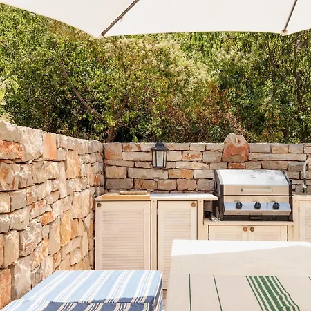 Estelle, Timeless Design In Ancient Stone Vrbanj