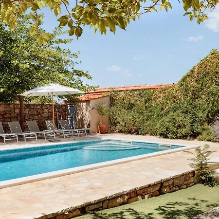 Villa Estelle, Timeless Design In Ancient Stone Vrbanj