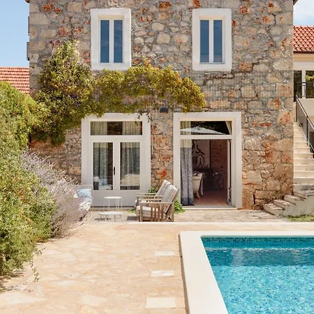 Estelle, Hvar Island Villa *