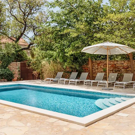 Estelle, Timeless Design In Ancient Stone Villa Vrbanj