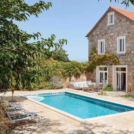 Estelle, Hvar Island *