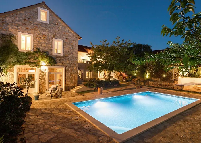 Estelle, Hvar Island