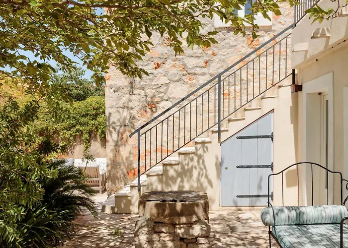 Estelle, Hvar Island Vrbanj