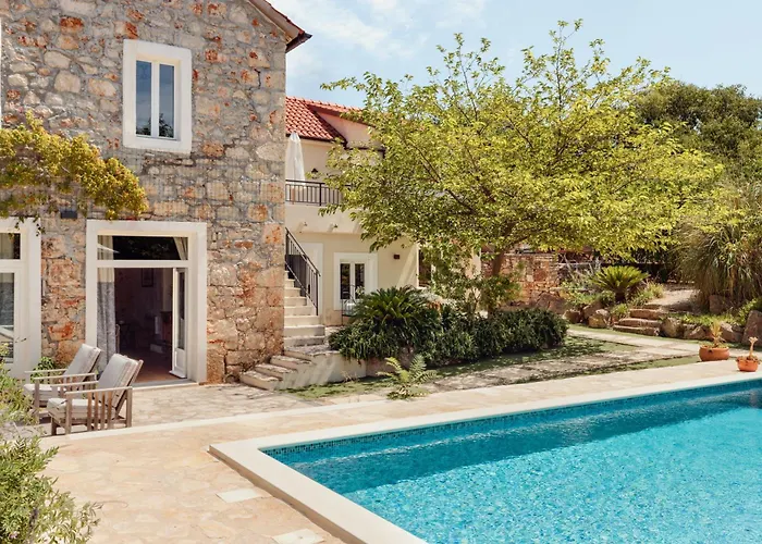 Estelle, Hvar Island Vrbanj