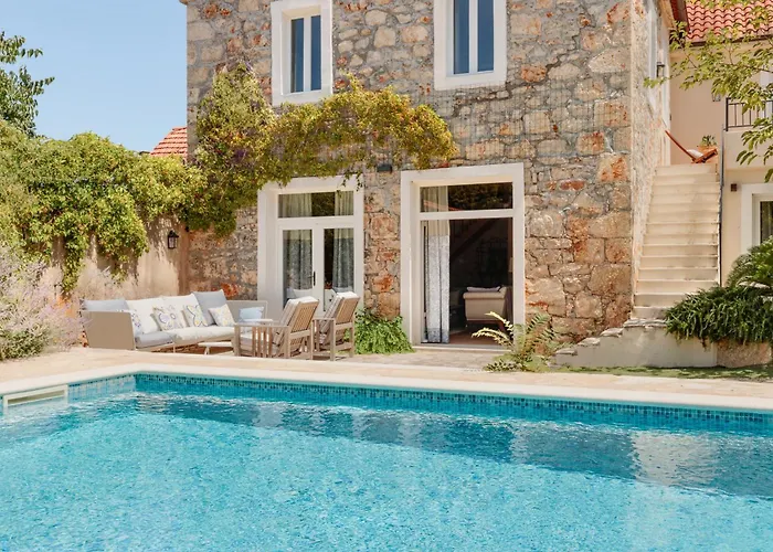 Estelle, Hvar Island Vrbanj