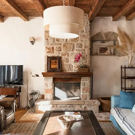 Estelle, Timeless Design In Ancient Stone